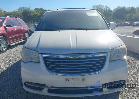 2011 Chrysler Town & Country Touring z USA, uszkodzony, nr VIN 2A4RR5DG2BR771273